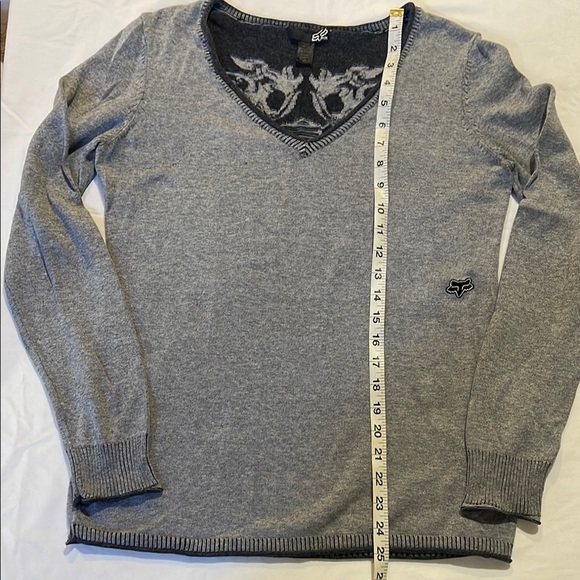 Fox Gray V-Neck Sweater Classic Knit Design - Picture 7 of 10